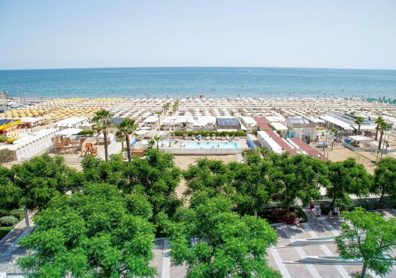 Hotel Mon Cheri Riccione Dış mekan fotoğraf
