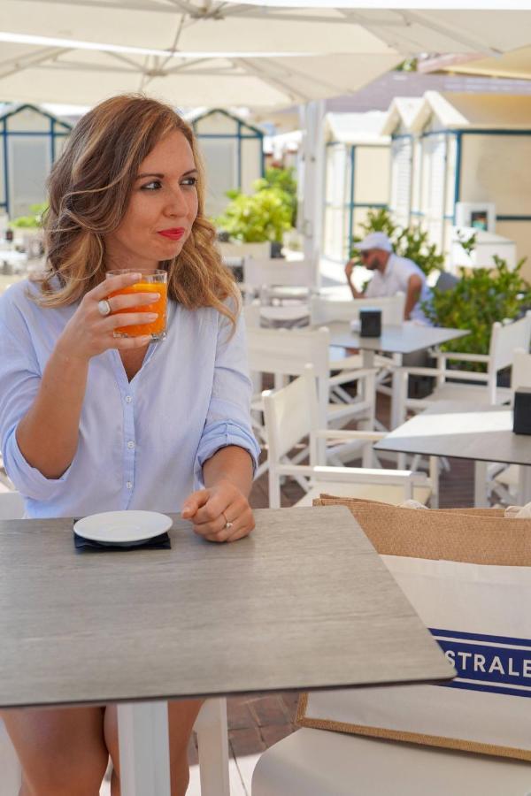 Hotel Mon Cheri Riccione Dış mekan fotoğraf