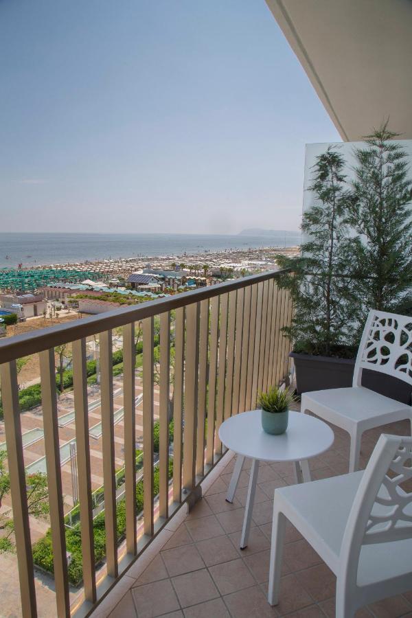 Hotel Mon Cheri Riccione Dış mekan fotoğraf