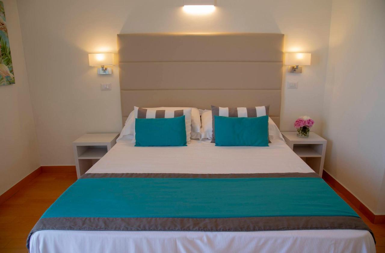 Hotel Mon Cheri Riccione Dış mekan fotoğraf