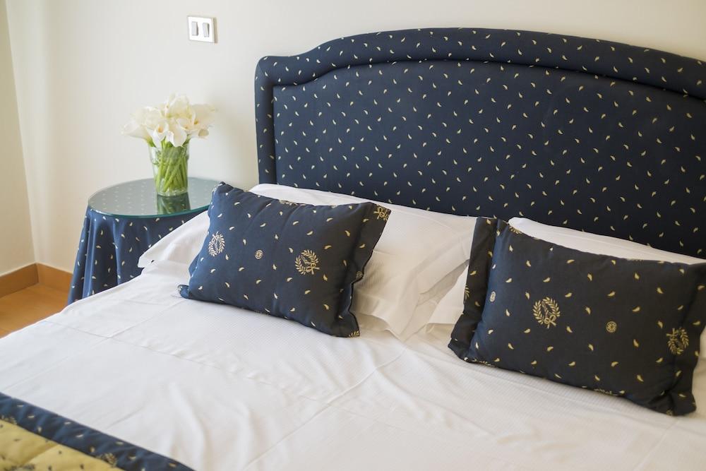 Hotel Mon Cheri Riccione Dış mekan fotoğraf