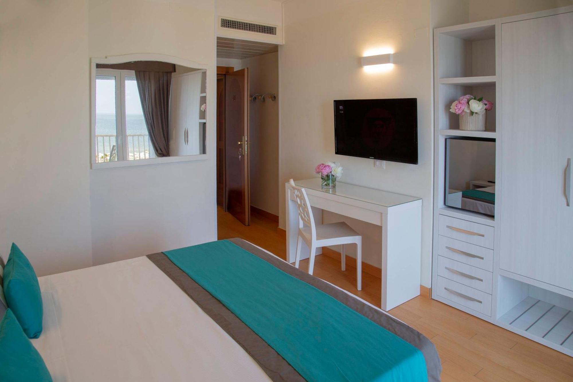 Hotel Mon Cheri Riccione Dış mekan fotoğraf