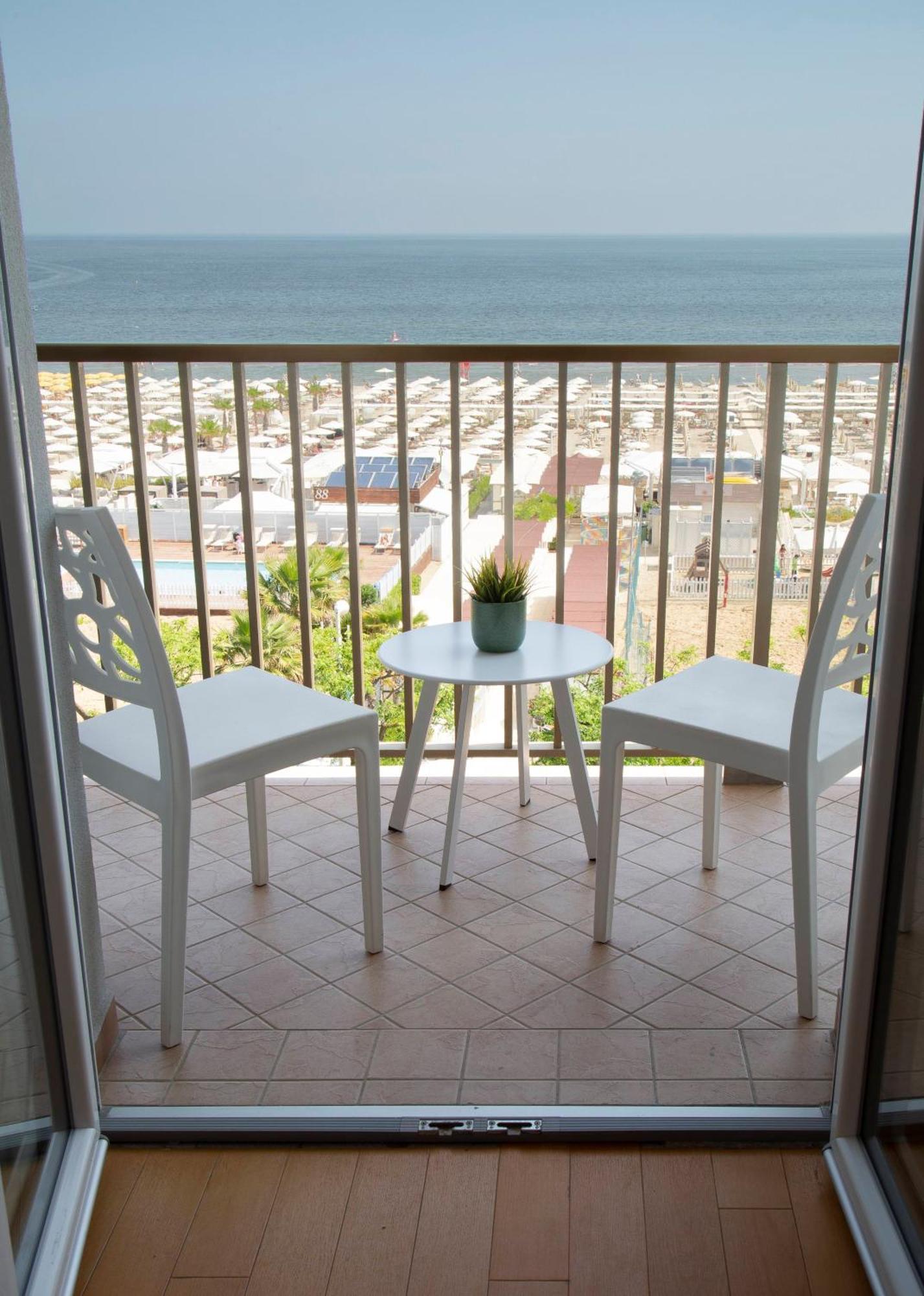 Hotel Mon Cheri Riccione Dış mekan fotoğraf