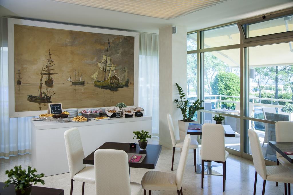 Hotel Mon Cheri Riccione Dış mekan fotoğraf