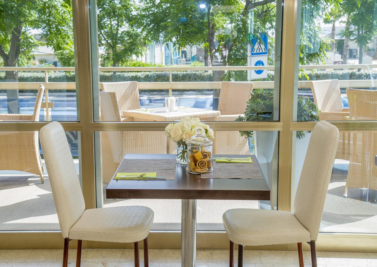 Hotel Mon Cheri Riccione Dış mekan fotoğraf